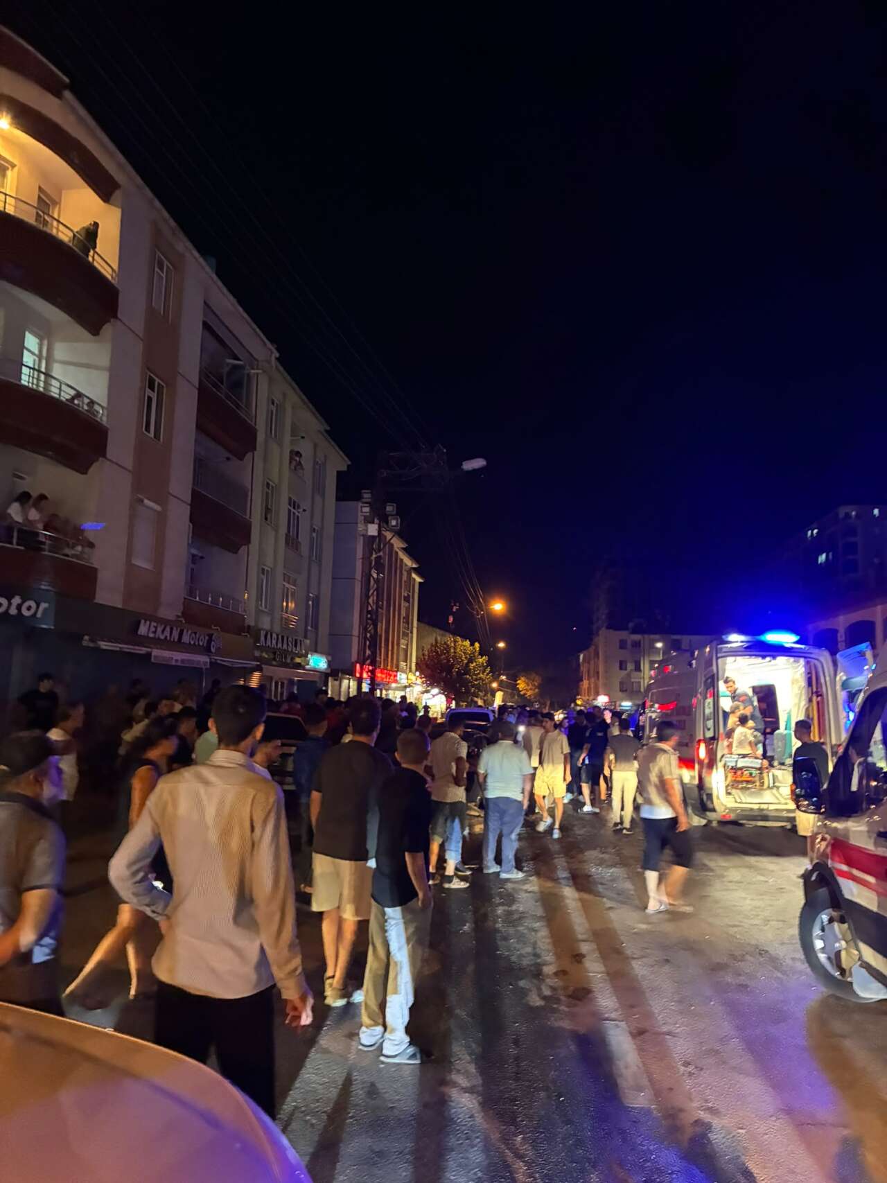 Konya’nın merkezinde gece yarısı büyük kaza! 8 yaralı var 12